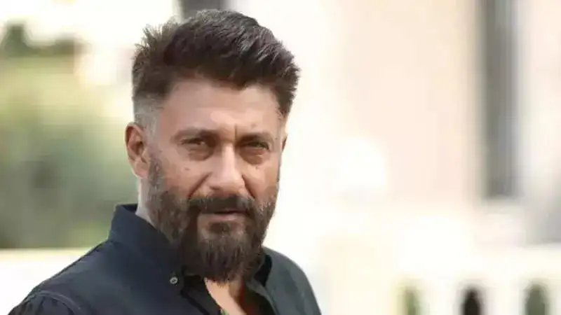 Vivek Agnihotri throws shade at Ranveer Singh, calls out ‘Bollywood awards mafia’ in tweet