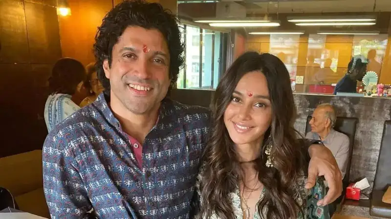 Shibani Dandekar goes 'damn girl’ as she posts a stylish picture of Farhan Akhtar's daughter Shakya from a shoot