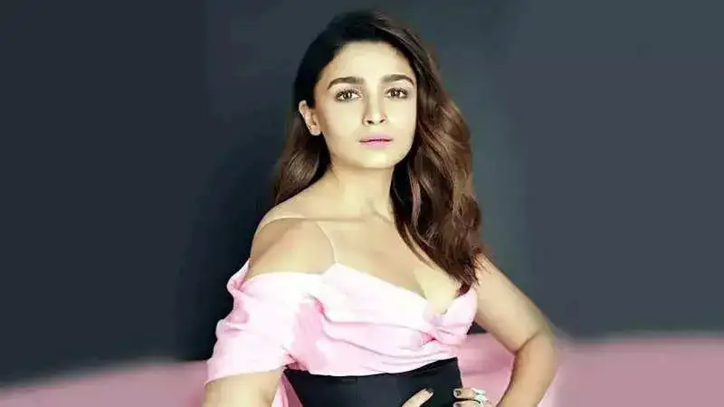 Alia Bhatt’s idea of weekend is ‘Sunday Binge’! Check it out!