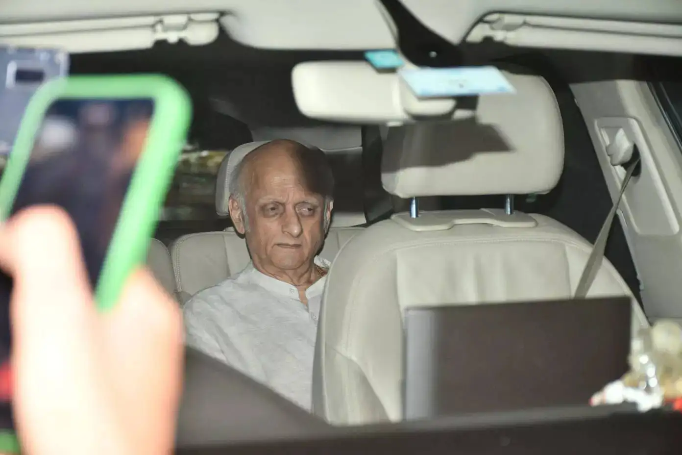 Mukesh Bhatt spotted at Aamir Khan’s house in Bandra