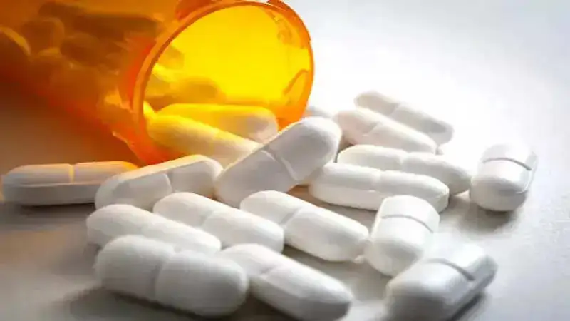 Doctors warn against frequent use of painkillers due to severe health risks they can induce