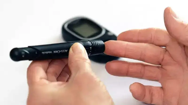 10 Ways to lower blood sugar levels naturally