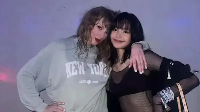 BLACKPINK singer Lisa poses with Taylor Swift at Singapore concert. See pic