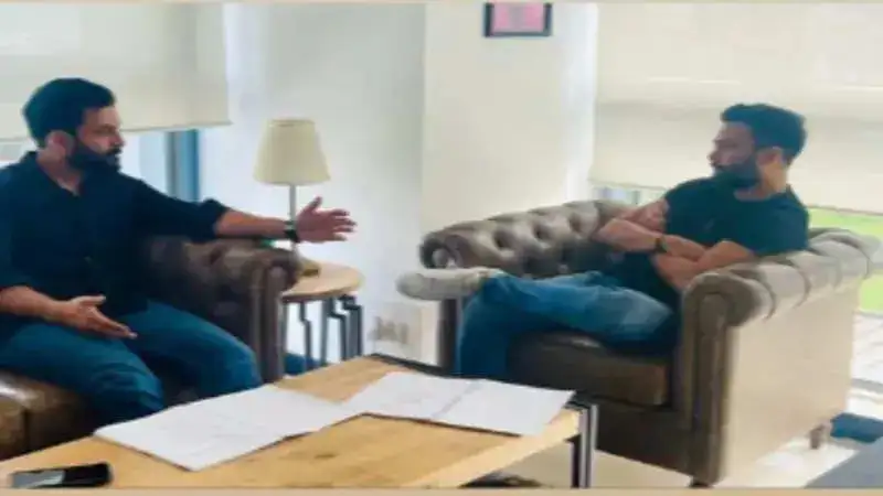 Ali Abbas Zafar shares a picture of script session for ‘Bade Miyan Chote Miyan’ with Prithviraj Sukumaran