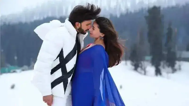 Behind the scenes of 'Tum Kya Mile'; Ranveer Singh and Alia Bhatt discuss the song's significance as an ode to Yash Chopra