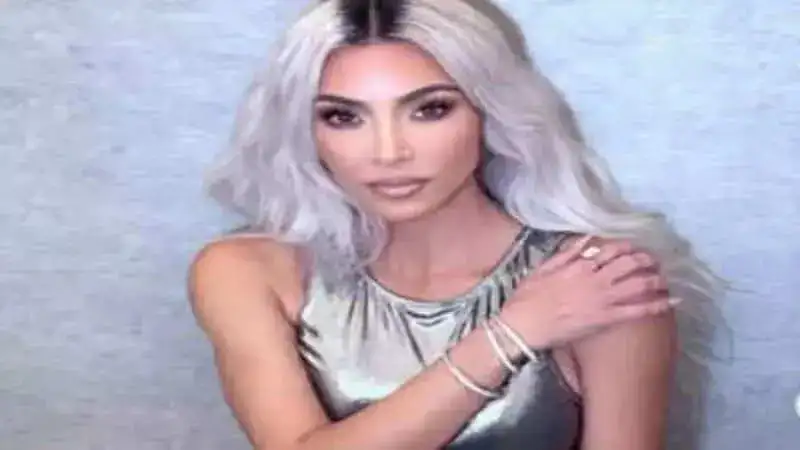 Kim Kardashian gets trolled for her tight outfit