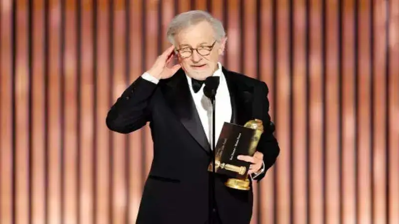 Steven Spielberg calls ‘The Fabelmans’ an ‘act of courage’ in a touching Golden Globes Speech