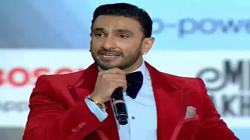 “Working with Johnny Lever and Dharmendra is like living a dream!”, says Ranveer Singh