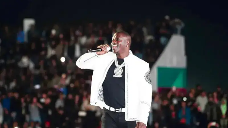 Akon delivers a memorable performance at Shillong Cherry Blossom Festival