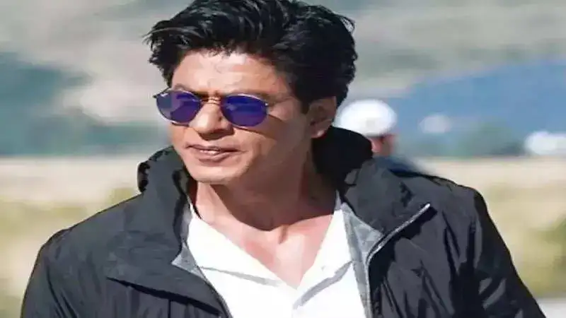 Shah Rukh Khan's cameos are a treat for fans and hence, he isn't a 'Panauti'!