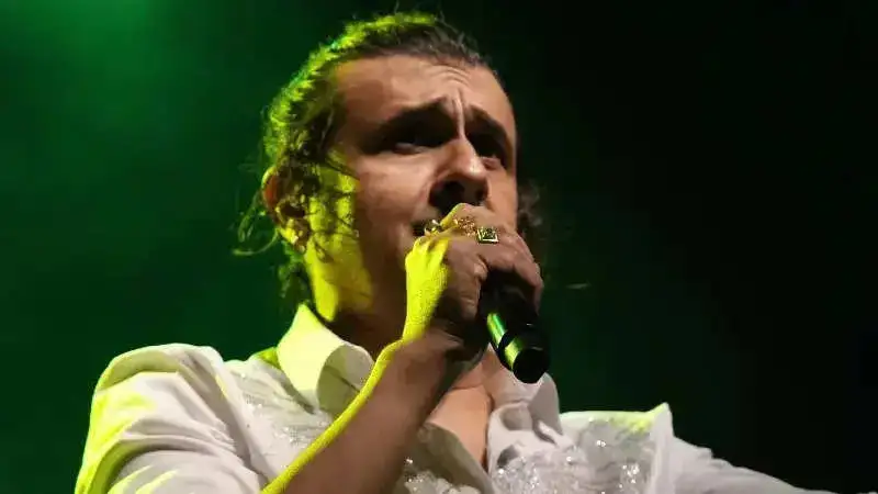 Sonu Nigam awarded Honorary Fellowship in the UK