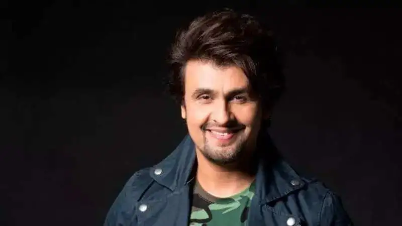 Sonu Nigam surprises his fans in Chicago with a sweet gesture. Watch video