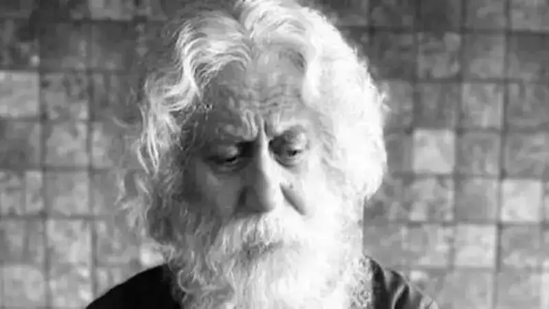 Anupam Kher looks strikingly similar to Rabindranath Tagore in his next. See video