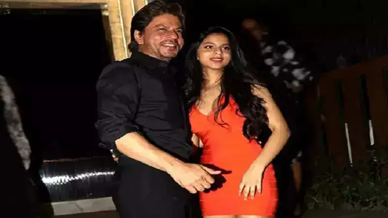 Shah Rukh Khan and Suhana Khan get papped at the airport