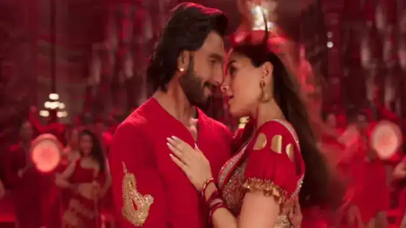 Ranveer Singh and Alia Bhatt’s new song, ‘Dhindhora Baje Re’ from ‘Rocky Aur Rani Kii Prem Kahaani’ out