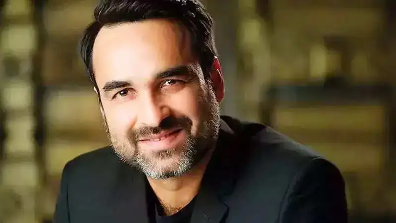 67th Wolf777 News Filmfare Awards 2022: Pankaj Tripathi wins "Best supporting actor (Male)" for 'Mimi'