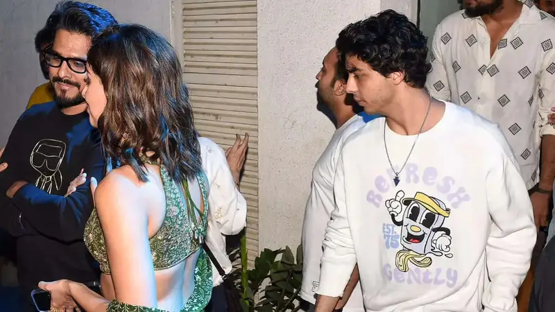 Aryan Khan gets captured with Ananya Panday at ‘Maja Ma’ screening