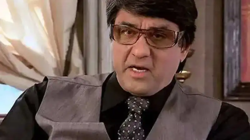 Mukesh Khanna draws similarity between 'girls asking for sex' and prostitutes, DCW seeks FIR against him