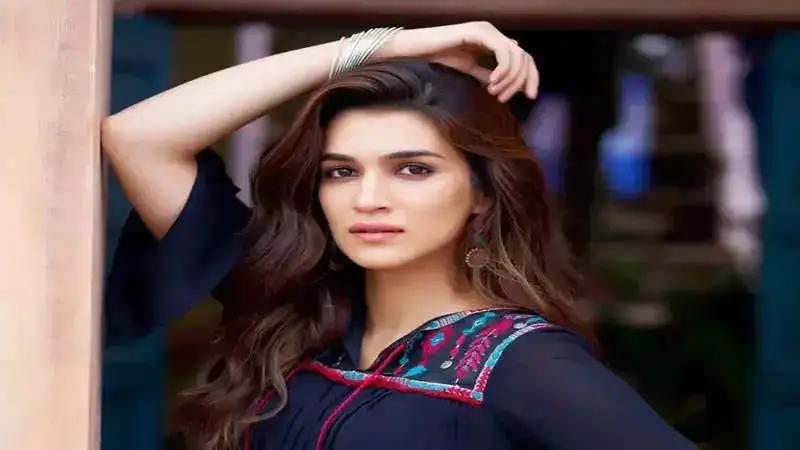 Kriti Sanon can’t keep calm as the Filmfare Awards 2022 are near!