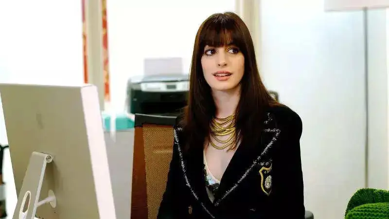 Anne Hathaway starrer 'The Devil wears Prada' has villains; it's the boyfriend and the friends.