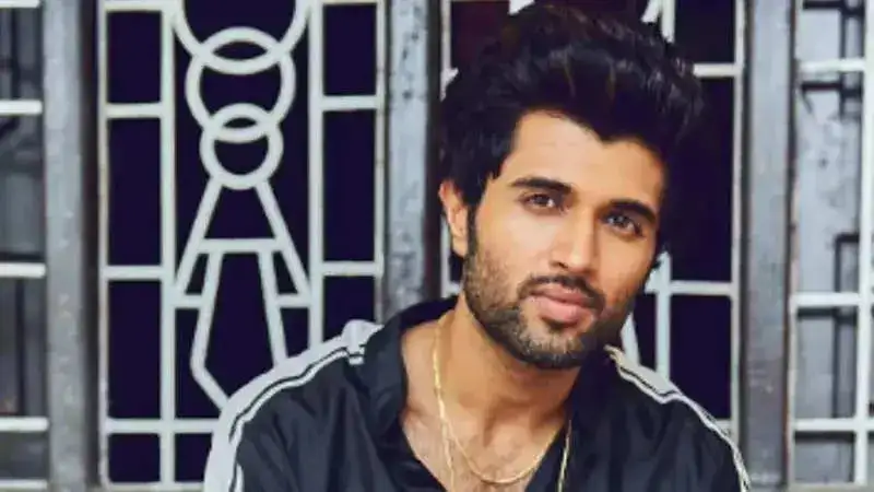 Vijay Deverakonda gets emotional as he addresses 'Liger' failure