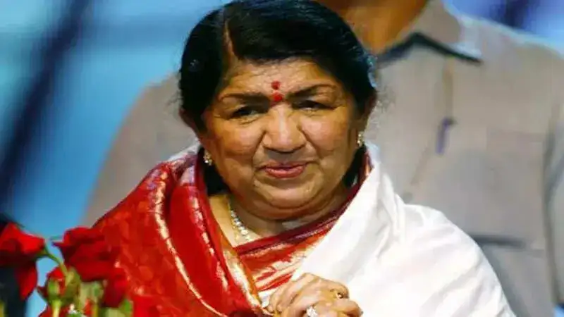 Lata Mangeshkar’s hits to be resonated at Royal Albert Hall as a tribute! Deets inside