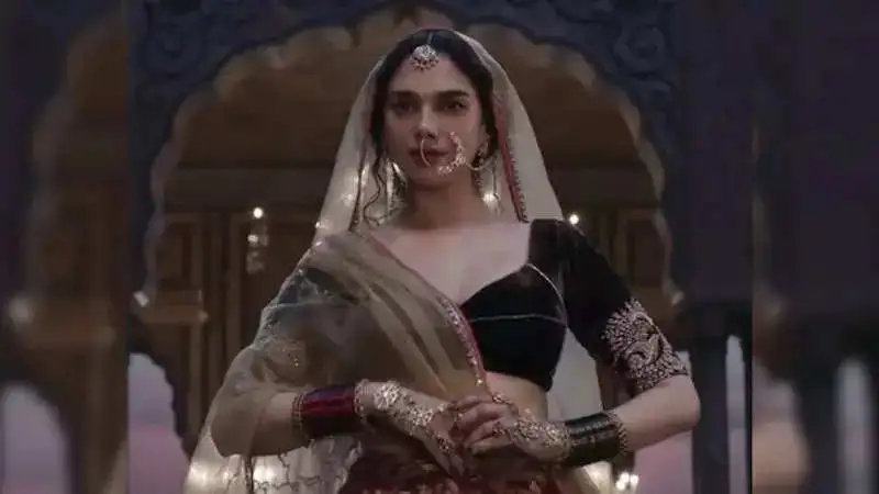 Aditi Rao Hydari reveals how the weight of her lehenga led her to 'lose balance' while shooting a 'Heeramandi' song