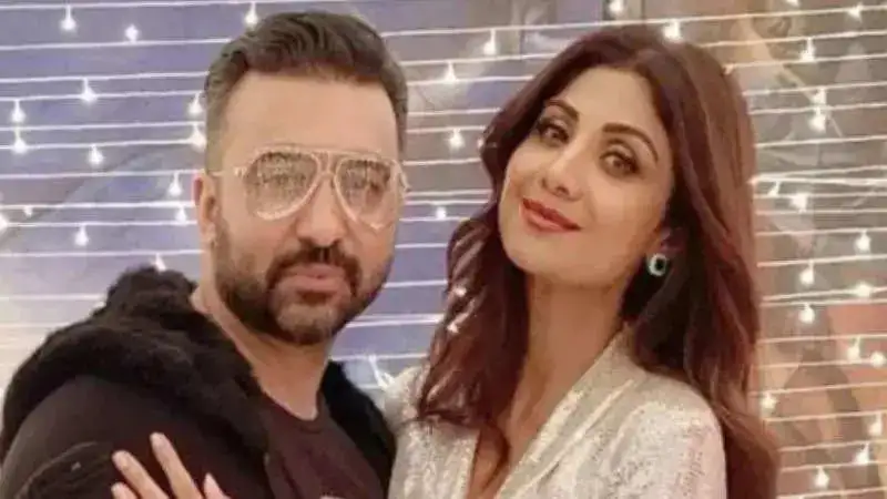 Shilpa Shetty’s husband Raj Kundra enters Ramesh Taurani’s Diwali bash in an amusing headgear