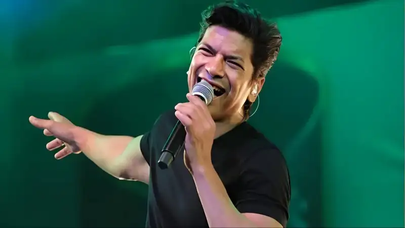 Shaan’s building catches massive fire; singer updates his fans