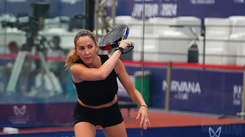 Elisabeth Nogueras from Spain ready to make her mark during her first game at the FIP Promotion India Padel Open