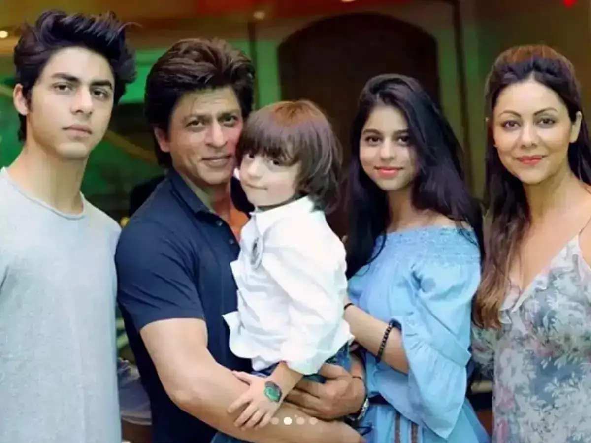 shah rukh khan with family.