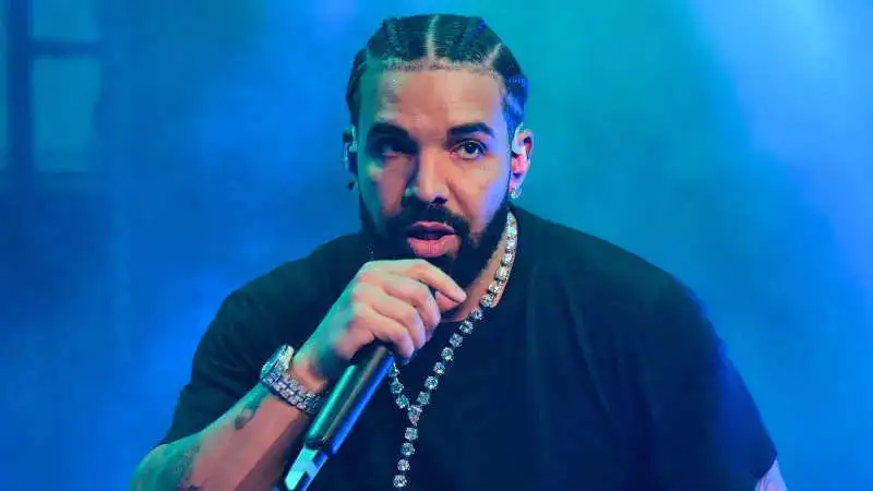 Drake's security guard 'seriously injured' after shooting outside his Toronto mansion