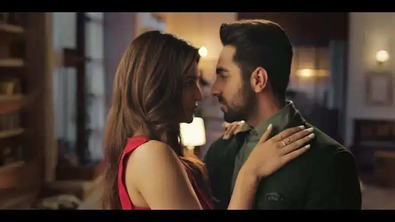 Ayushmann Khurrana and Kriti Sanon dance with the OG ‘Dhak Dhak’ girl Madhuri Dixit!