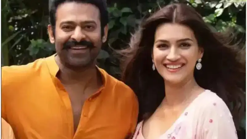 Watch how 'Adipurush' star Prabhas helped Kriti Sanon walk down the stairs!