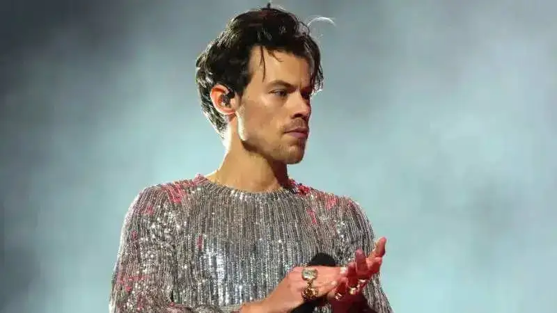 Harry Styles' heartfelt farewell, plays new Piano melody at 'Love On Tour' finale