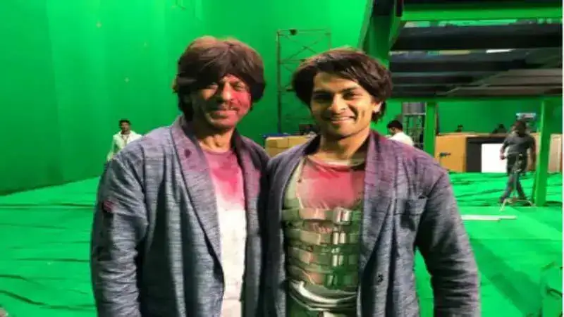 Shah Rukh Khan’s stunt double from ‘Brahmastra’ posts a picture with the actor. Says, ‘A real pleasure’