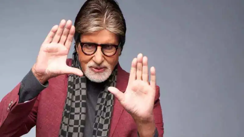 Amitabh Bachchan pokes fun at himself, claims resemblance to a robot in throwback pic