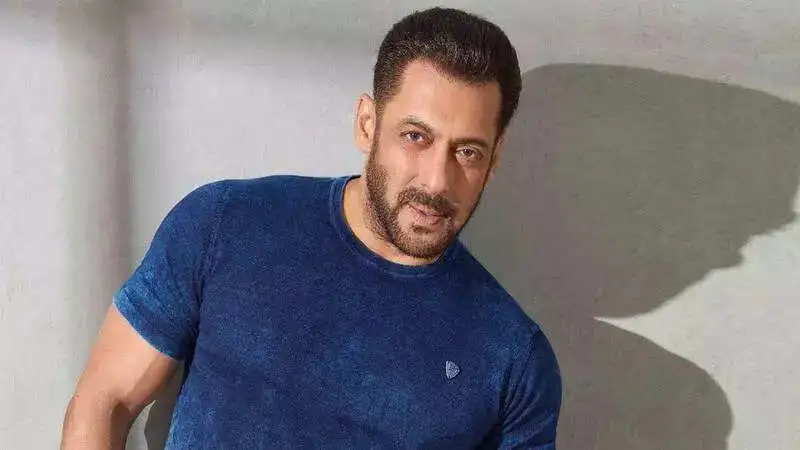 Salman Khan once had to sleep on the floor, sharing the room with 15 people