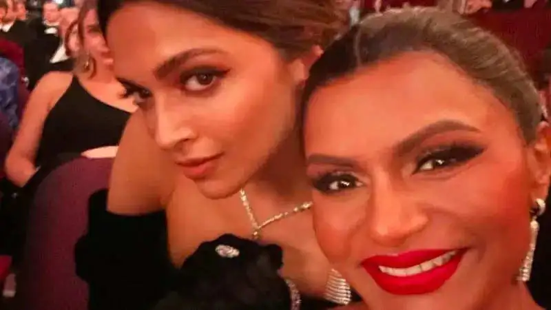 Mindy Kaling poses with Deepika Padukone, Ram Charan and his wife, calls them, "Brown Beauties"