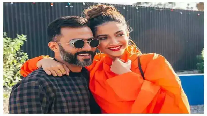 Sonam Kapoor shared this adorable throwback pic from her dating days with Anand Ahuja