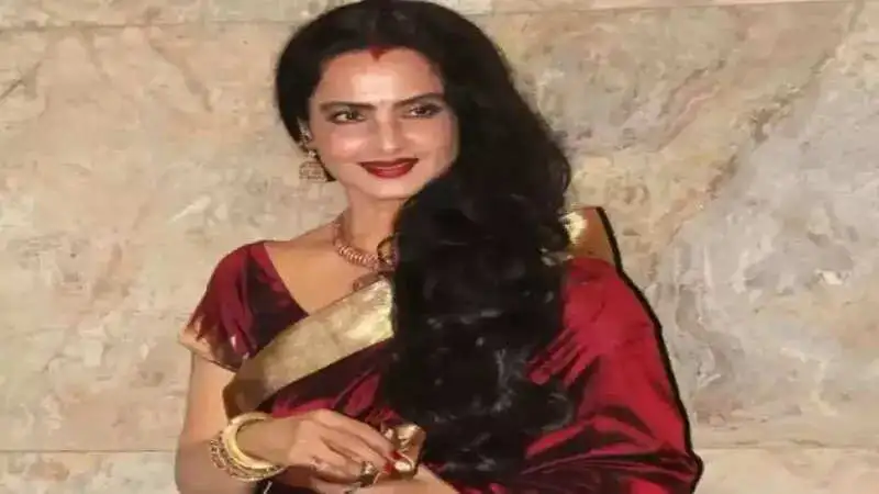 Rekha pays tribute to mother Pushpavalli: The mentor who taught her authenticity