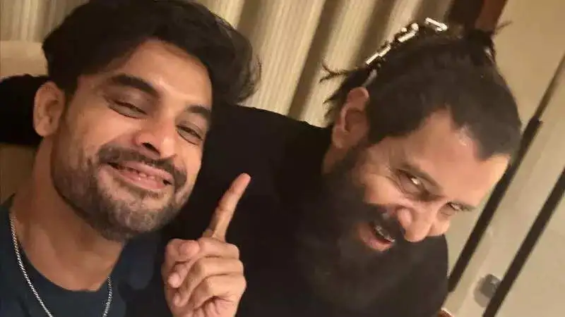 Tovino Thomas meets his 'idol' Chiyaan Vikram, pens heartfelt note