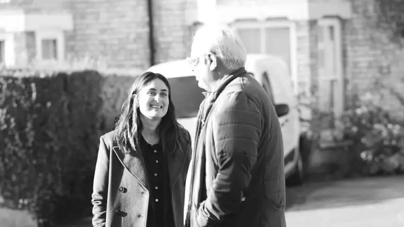 Kareena Kapoor heaps praises on Hansal Mehta, shares new BTS pics from London