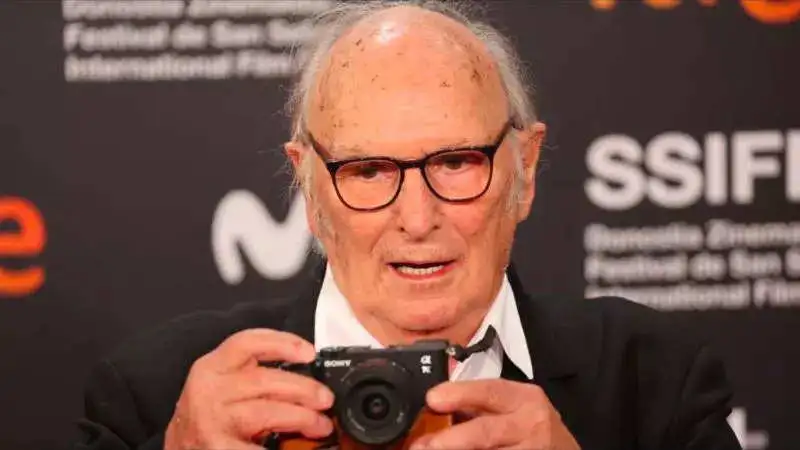 IFFI 2022: Satyajit Ray Lifetime Achievement Award given to Spanish film icon Carlos Saura