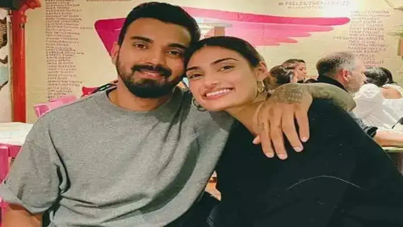 Athiya Shetty congratulates hubby KL Rahul after India won against Australia!