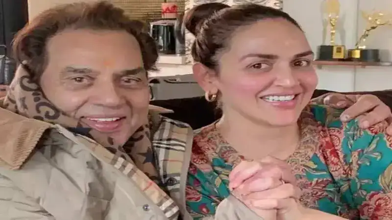 Reddit reacts to news of Dharmendra booking entire hospital for Hema Malini before Esha Deol's birth