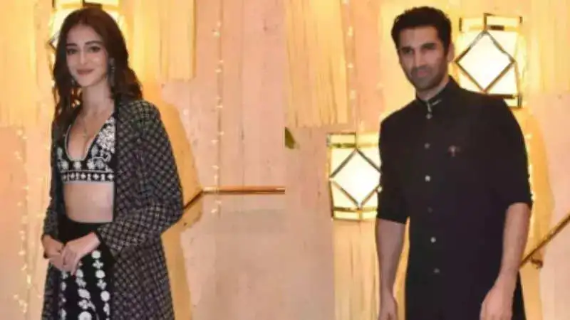 Aditya Roy Kapur blushes as paps tease him with Ananya Panday at Manish Malhotra’s Diwali bash