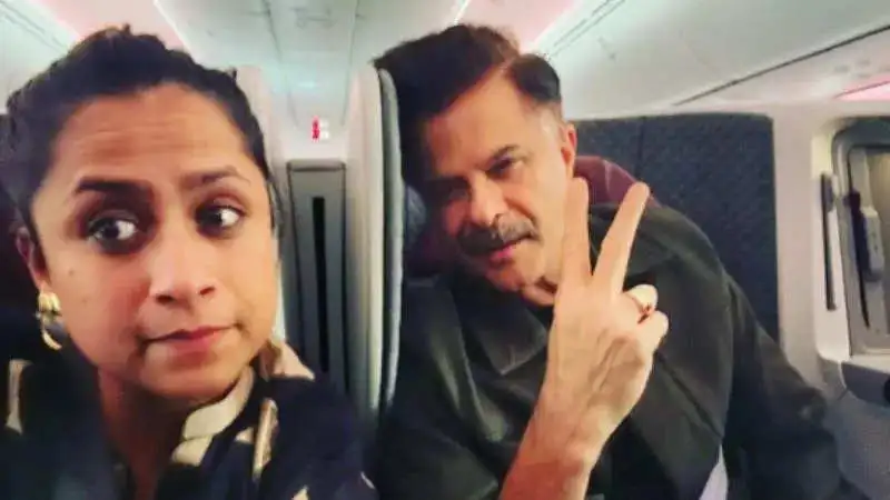 Woman says Anil Kapoor held her hand during turbulent flight to calm her down, reveals their conversation