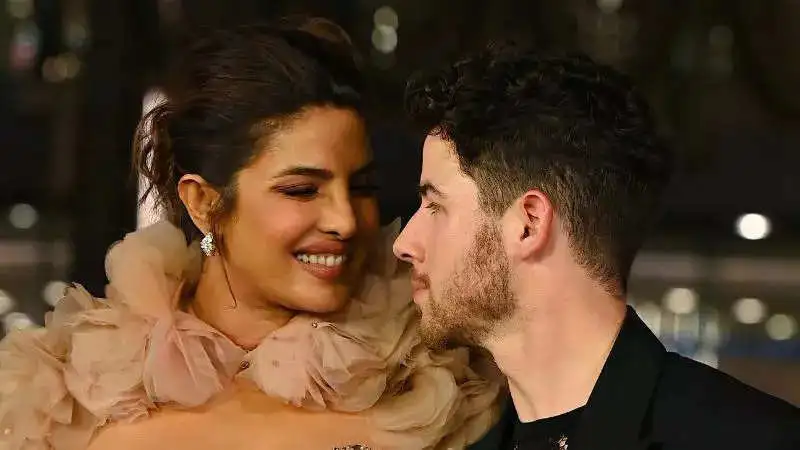 Priyanka Chopra and Nick Jonas' red carpet moment makes the actress shower praises on her man