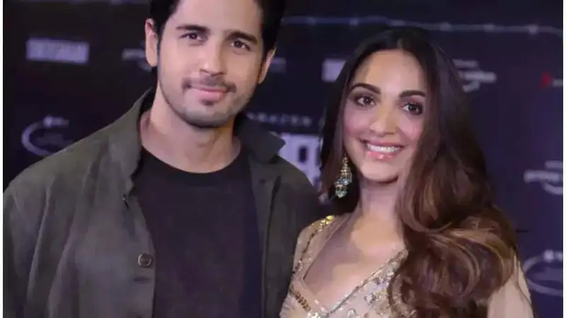 Sidharth Malhotra fought with Kiara Advani after Varun Dhawan kissed her during photoshoot?